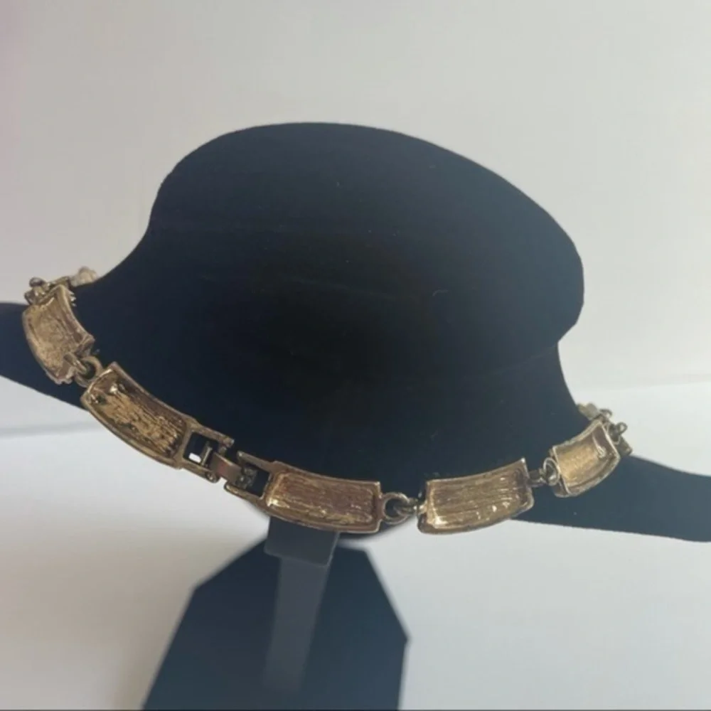 Necklace Set - Picture 3 of 6